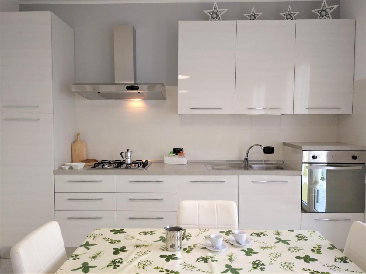 Casa Betty Apartment Бавено Екстериор снимка